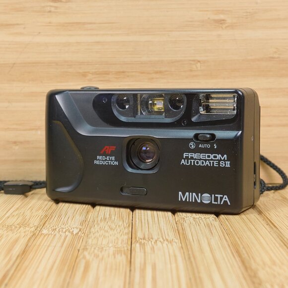 Vintage Minolta Freedom Autodate SII 35mm AF Film Camera, red-eye reduction - Picture 3 of 8